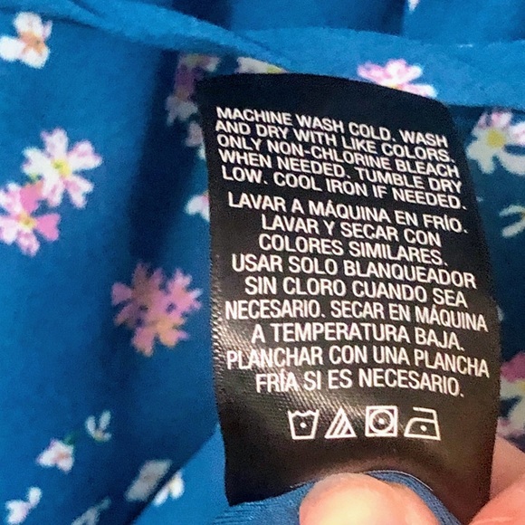 Cold-Shoulder Floral Dress 🌸💙 - Picture 13 of 13